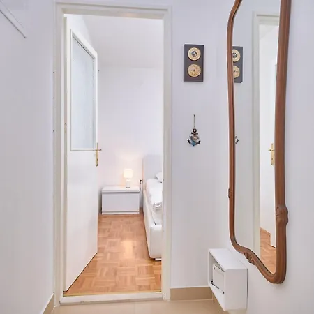 Apartment Andrea Mit Stadtblick *