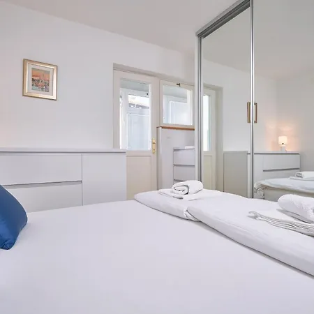 Apartment Andrea Mit Stadtblick