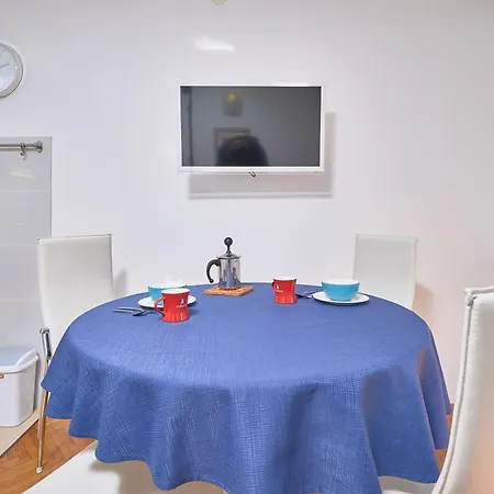 Andrea Mit Stadtblick Apartment